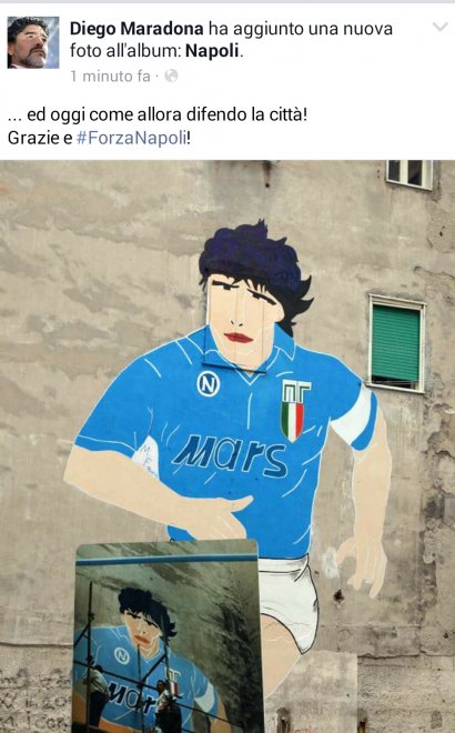Napoli, il tributo a Maradona all'interno dello stadio