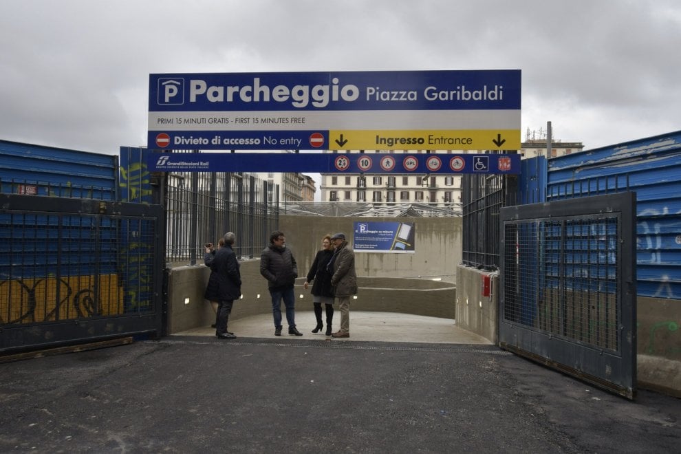 Parcheggio Porto Napoli Calata Di Massa