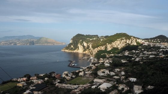 Capri, "crolla" il segnale Tim: “Violazione dei diritti dell’individuo”