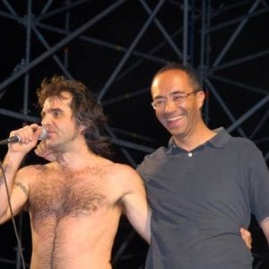 Don Gianni Citro, il prete amico delle star: difende Achille Lauro ...