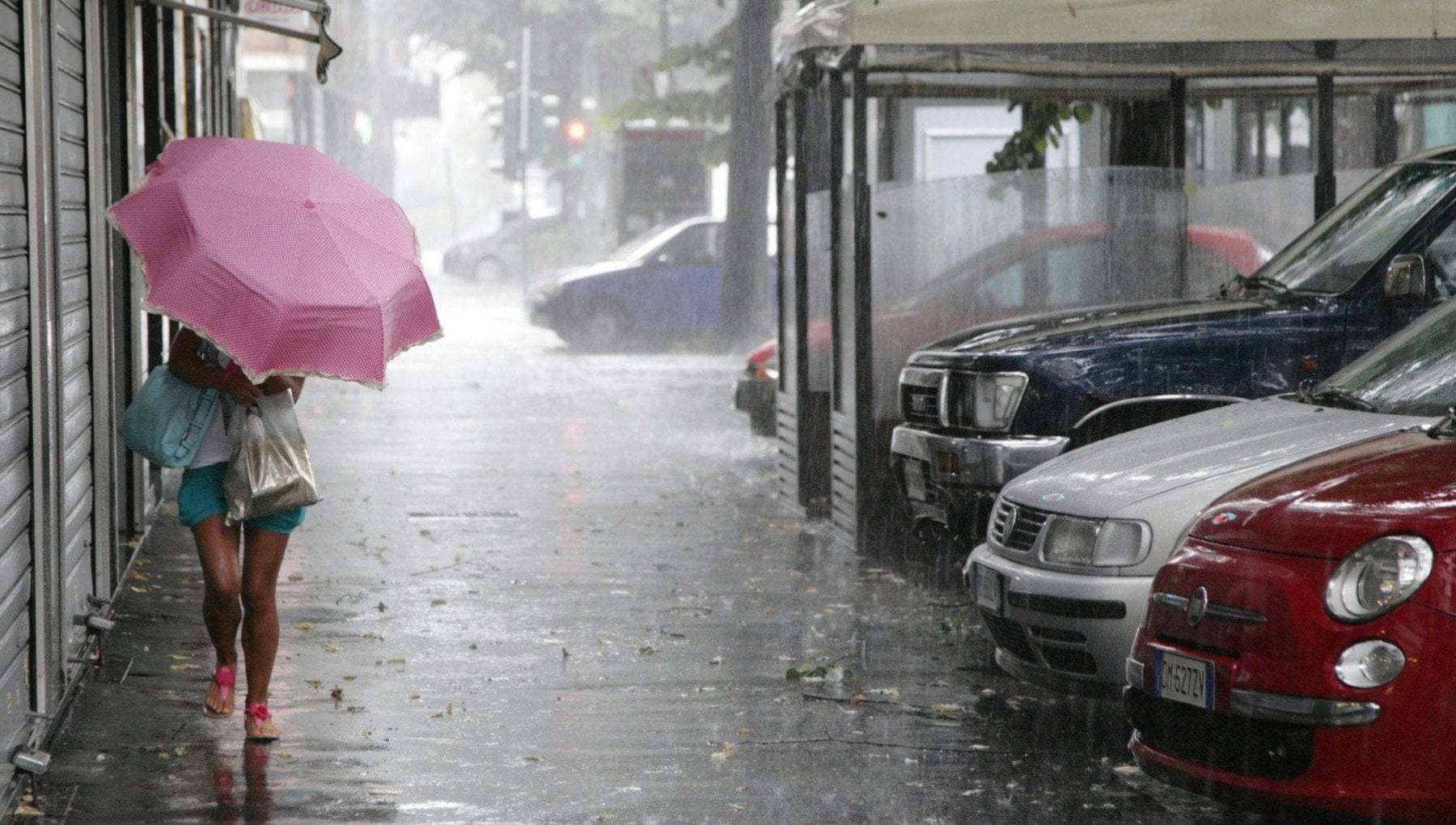 Allerta Meteo In Campania Arrivano Piogge E Temporali La Repubblica