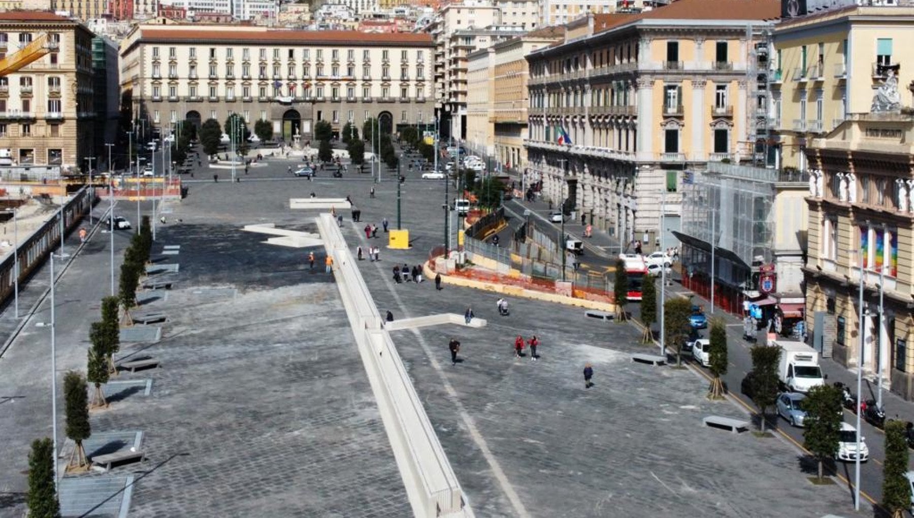 Napoli, ecco la nuova piazza Municipio la Repubblica
