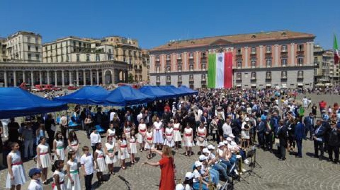 Festa della Repubblica, la cerimonia in piazza del Plebiscito - la ...
