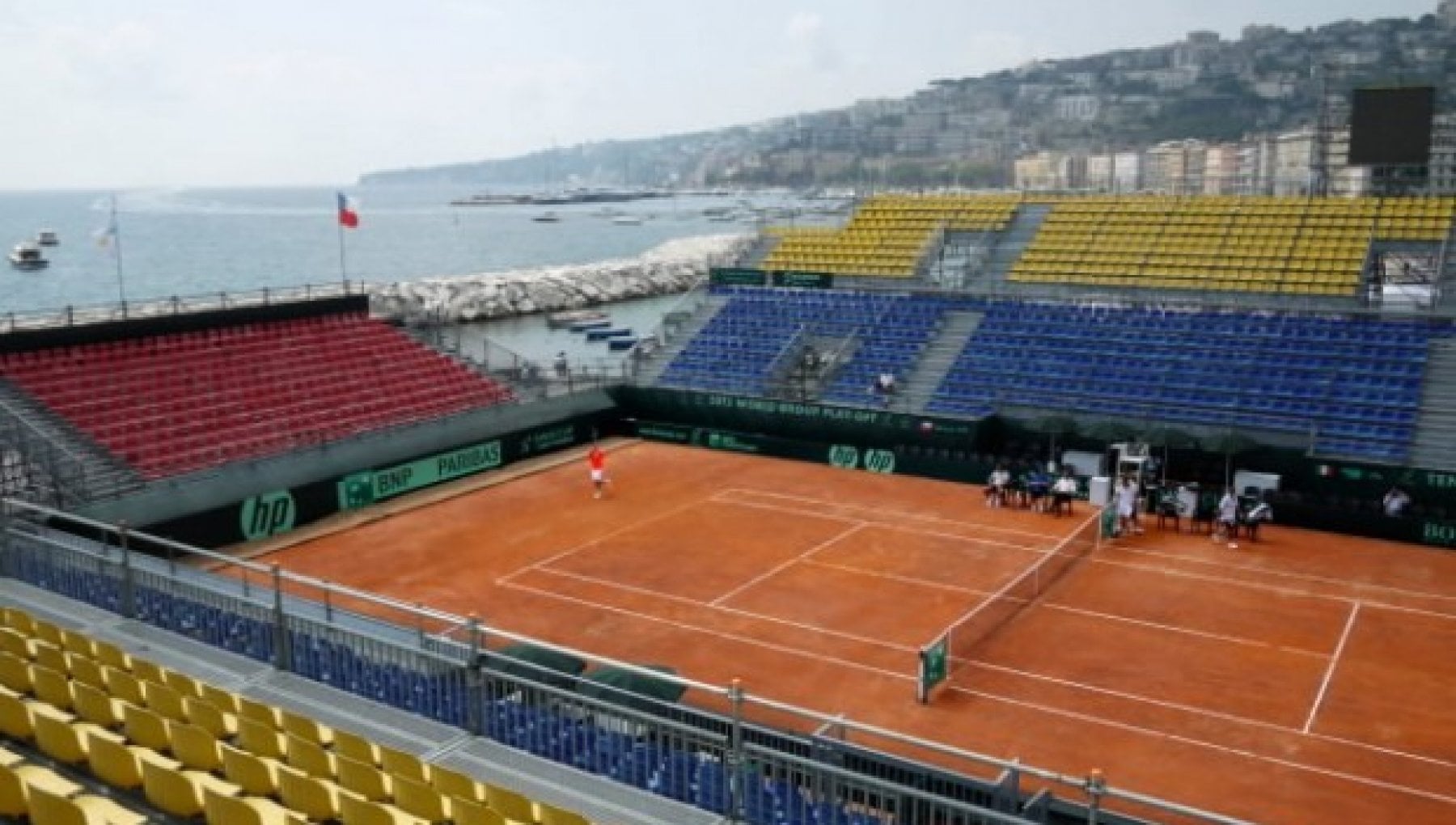 Napoli Il Presidente Del Tennis Club Lasciare L arena Sul Lungomare 