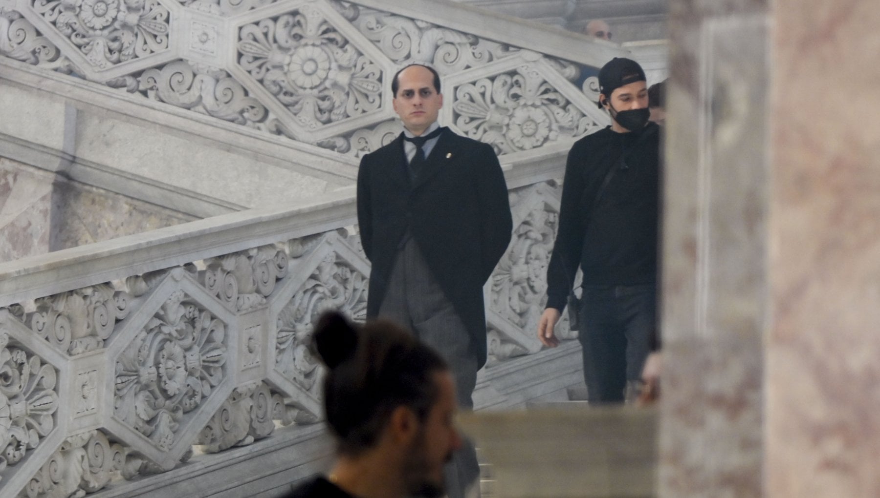 Marinelli Napoli, Mussolini a Palazzo Reale: Luca Marinelli sul set del film