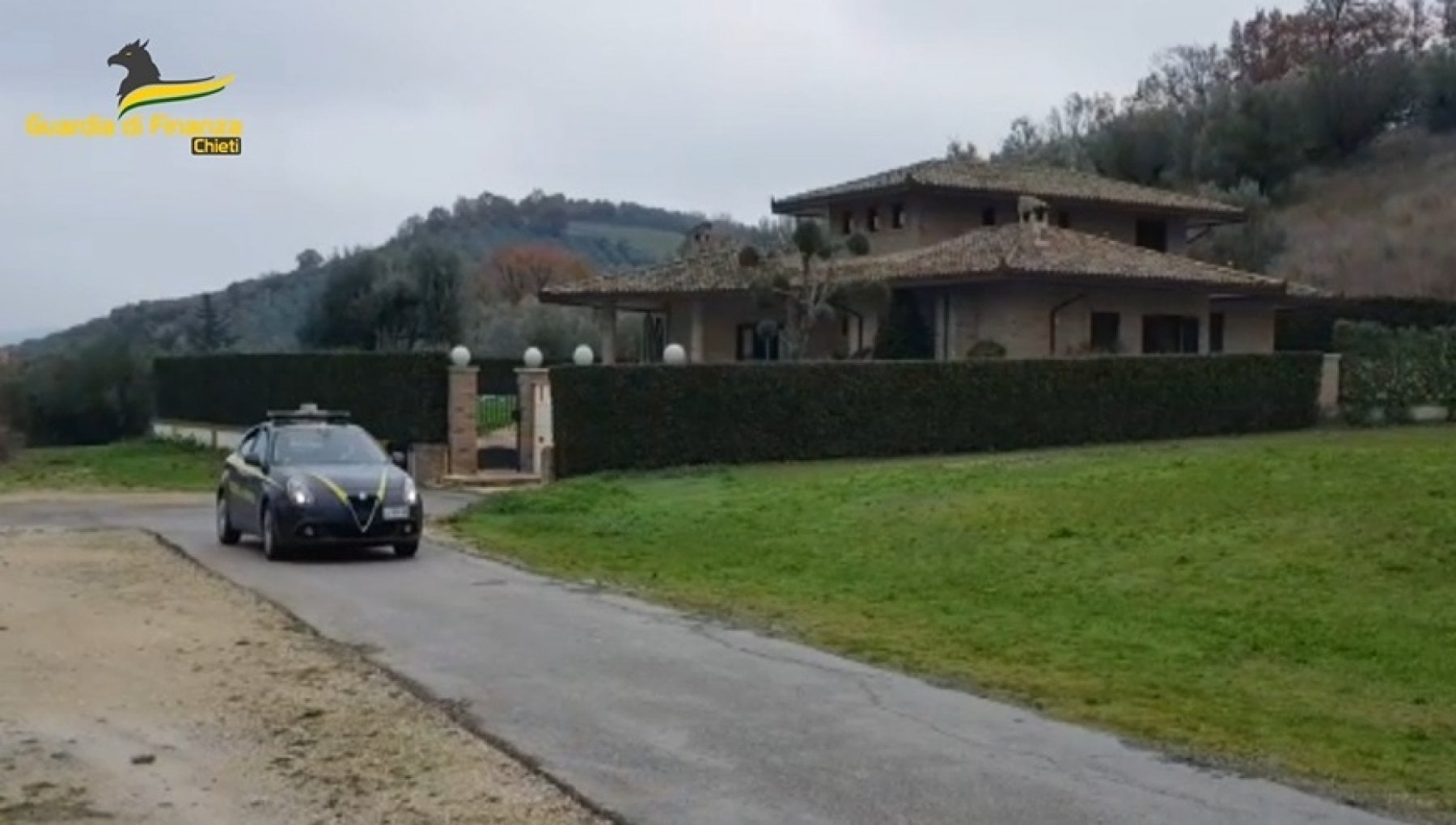 Percepisce Il Reddito Di Cittadinanza Ma Vive In Una Villa Da 26 Stanze 