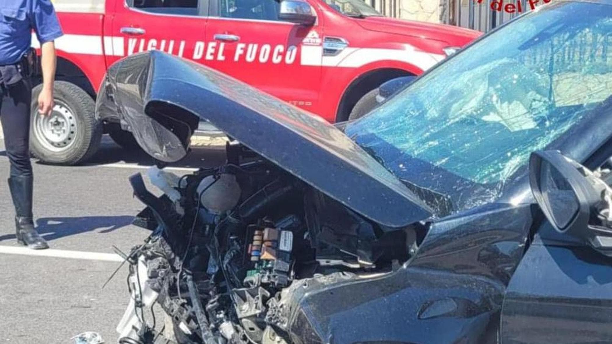 Scontro frontale tra due auto nel Salernitano: tre morti - la Repubblica