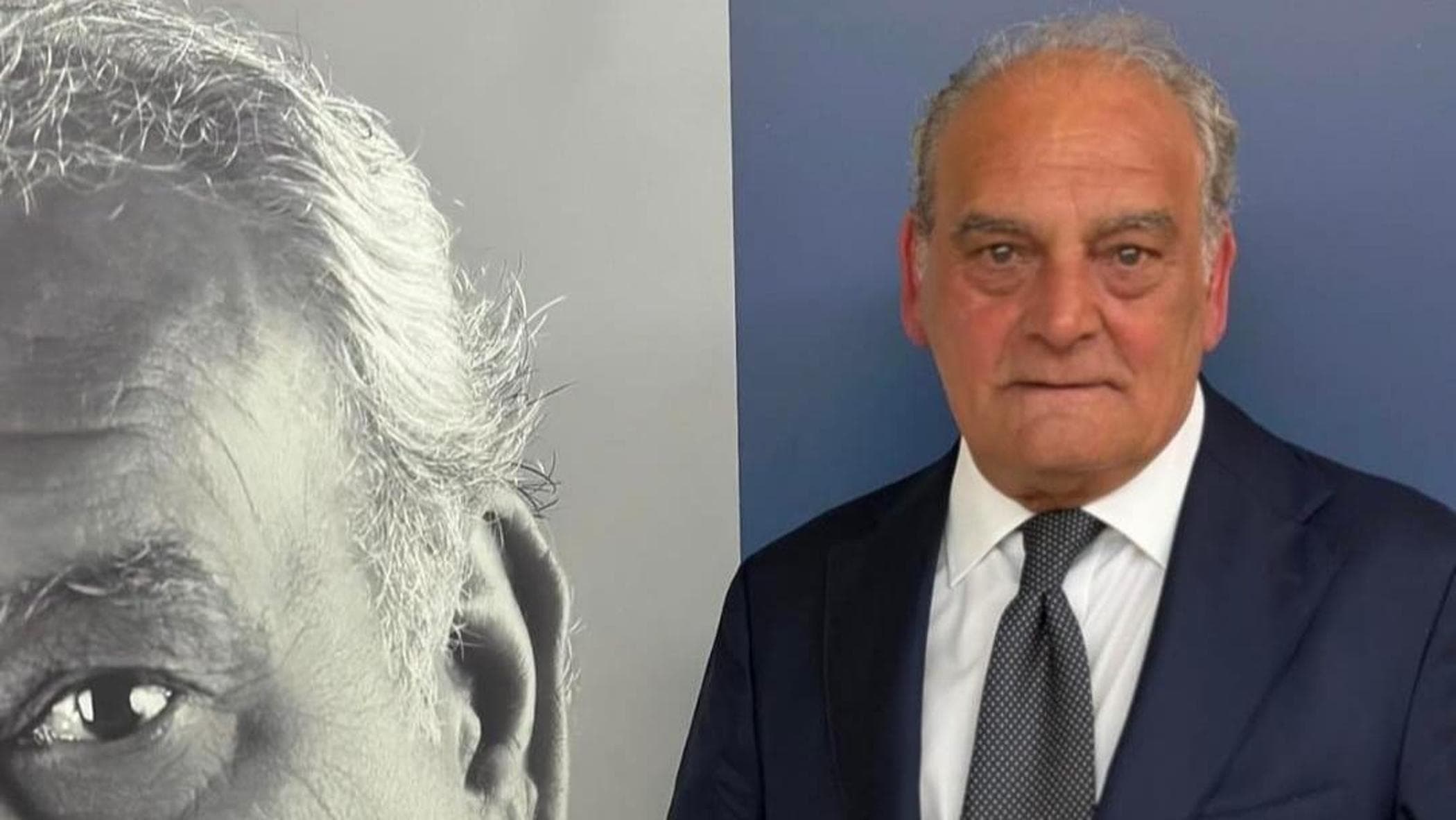 トッレ・アンヌンツィアータの中道右派候補、主治医アルファーノ氏の衝撃的な発言：「金持ちは…火葬場にいる」