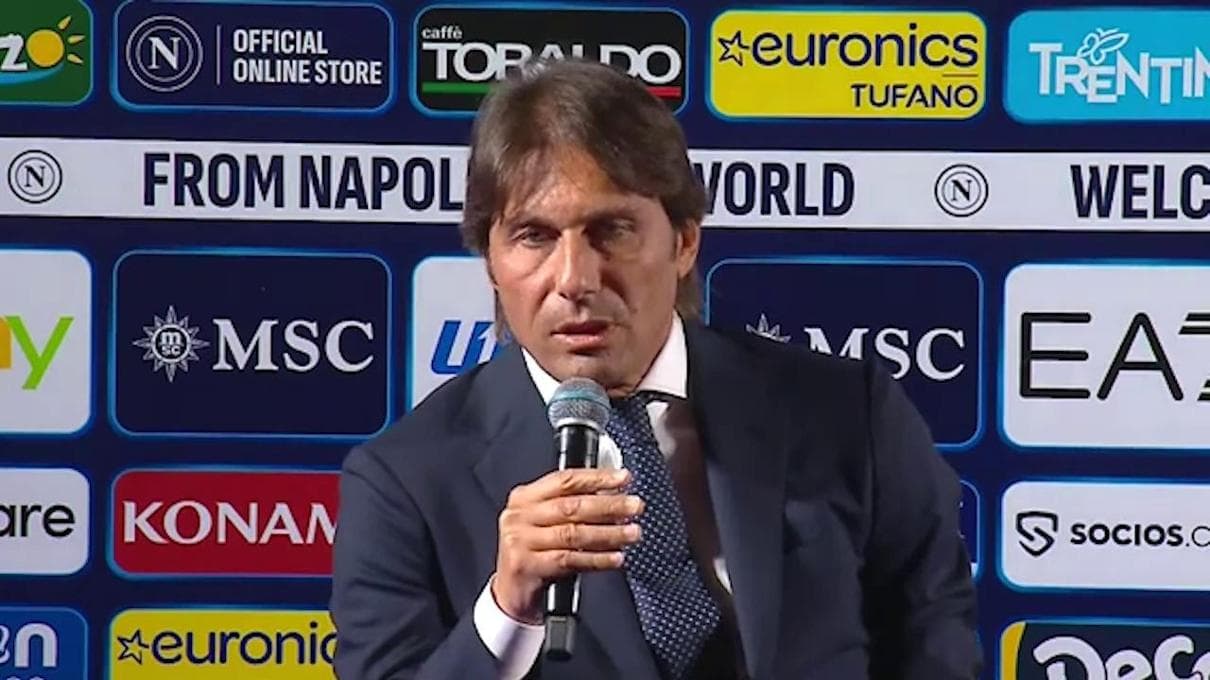 Conte Napoli'ye geldi: 'Di Lorenzo ve Kvara birbirlerine dokunmuyorlar'