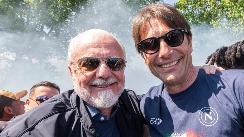 Il patto di Ischia tra De Laurentiis e Conte: in arrivo altri tre rinforzi.  Sfuma Ndoye, c'è Garnacho - la Repubblica