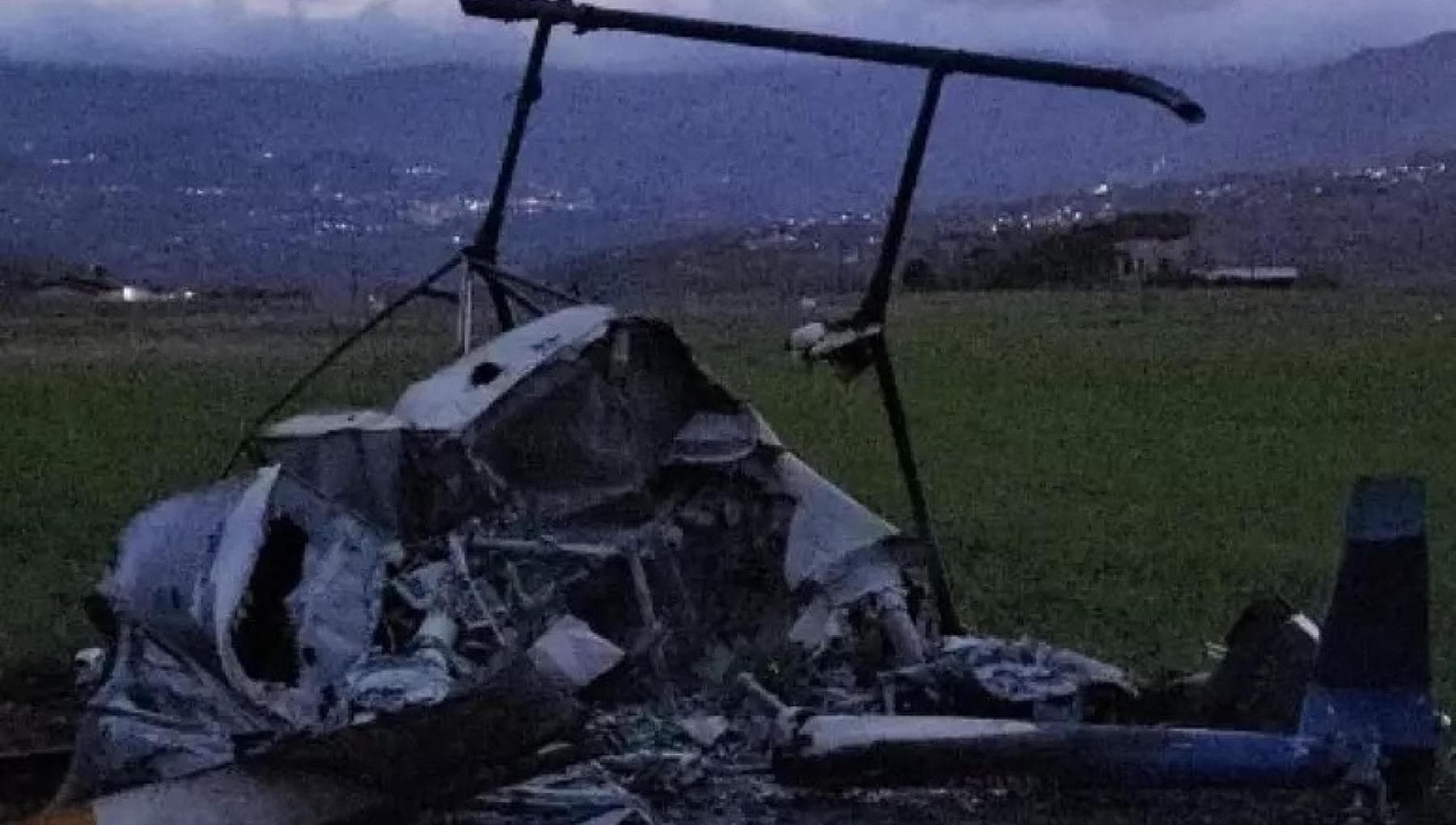 Benevento, precipita elicottero ultraleggero: un morto e un ferito grave