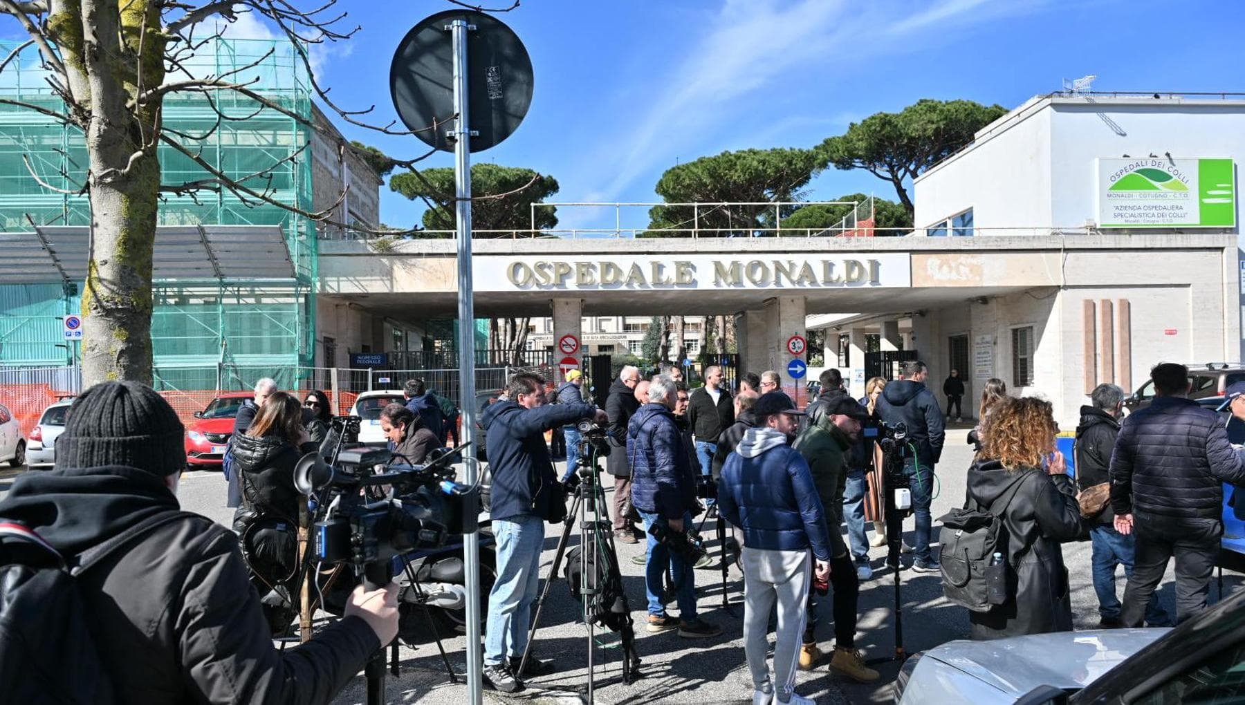Bimbo in attesa di un nuovo trapianto, al Monaldi gli ispettori del ministero e il team di esperti