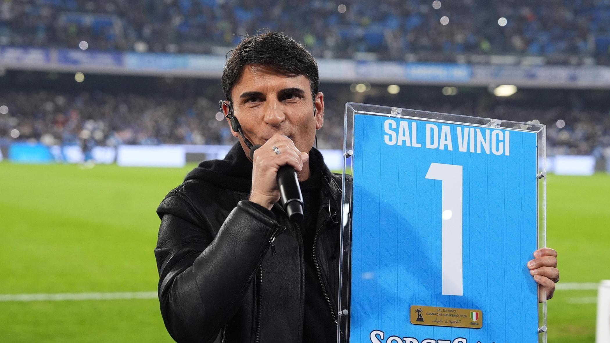 sal-da-vinci-festeggia-con-il-pubblico-del-maradona-la-vittoria-di