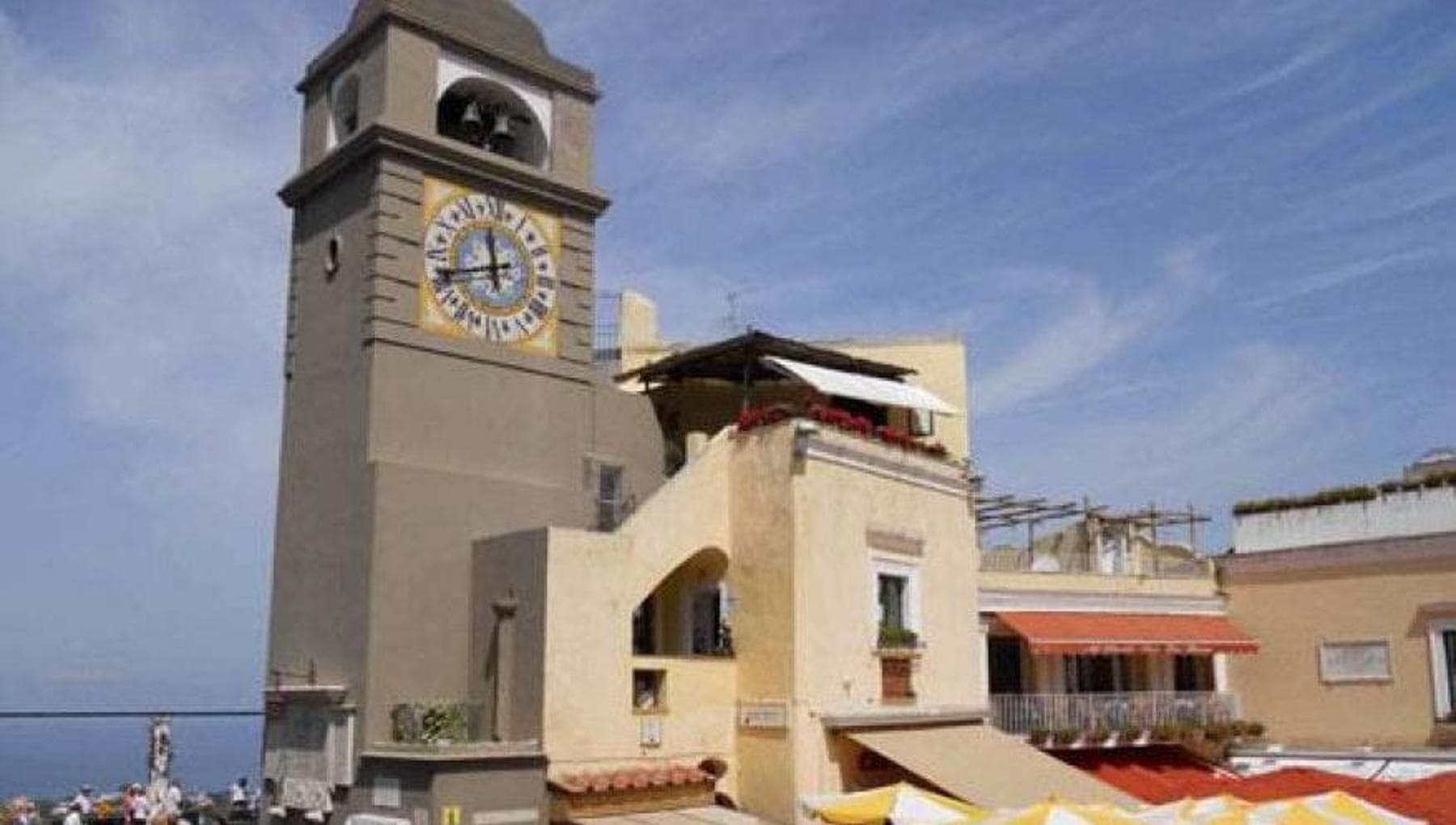 Capri Clock Capri, restaurato l’orologio storico del campanile in piazzetta - la ...