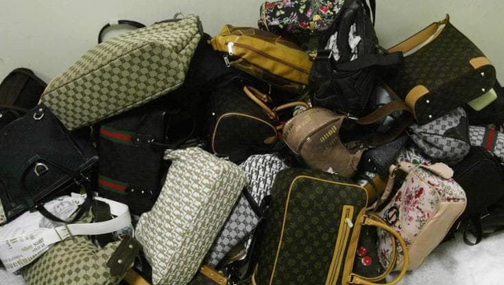 Contraffazione: il business del falso che schiaccia l’economia italiana