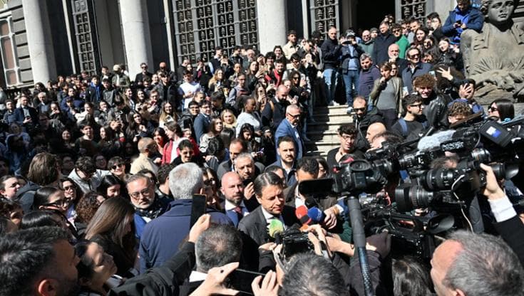 Il gioco di potere tra governo e giustizia: Napoli in prima linea