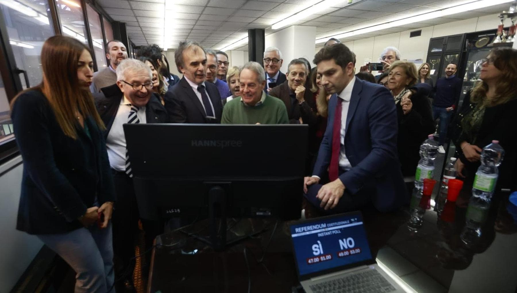 Napoli, giudici e magistrati seguono insieme lo spoglio referendum. Gratteri in ufficio in Procura