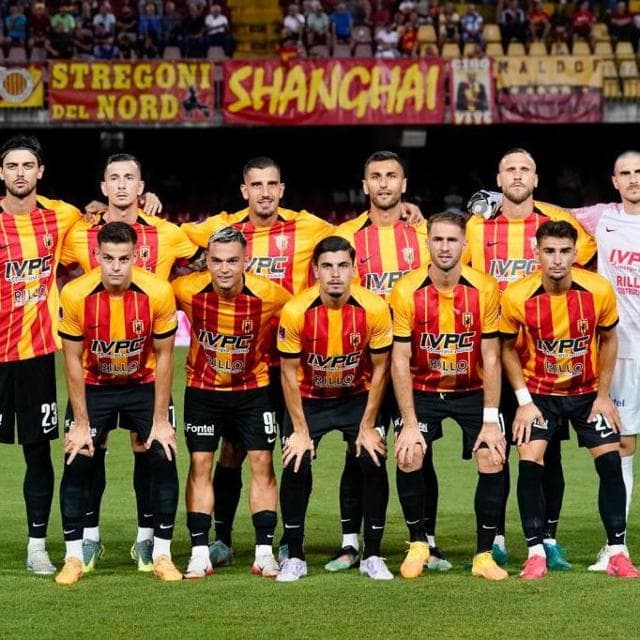 Benevento, Serie B'yi kutluyor ve sahibi Serie A'ya büyük bir adım atmanın hayalini kuruyor
