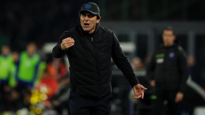 Calcio, multa da seimila euro a Conte: comportamento ingiurioso con l’arbitro