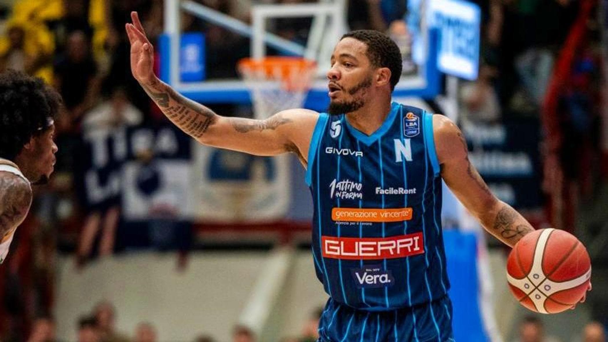 Basketbol, Napoli Trento'yu 84-74 yendi ve play-off hayali kuruyor