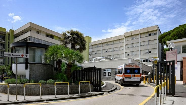 Angri, narcotizza ed evira il compagno: “Voleva in casa la prima moglie”