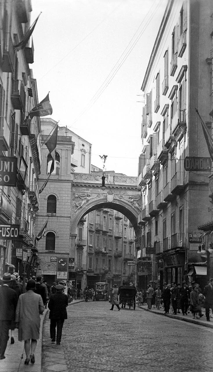 Foto Archivio Parisio: il Ponte di Chiaia fine anni Venti
