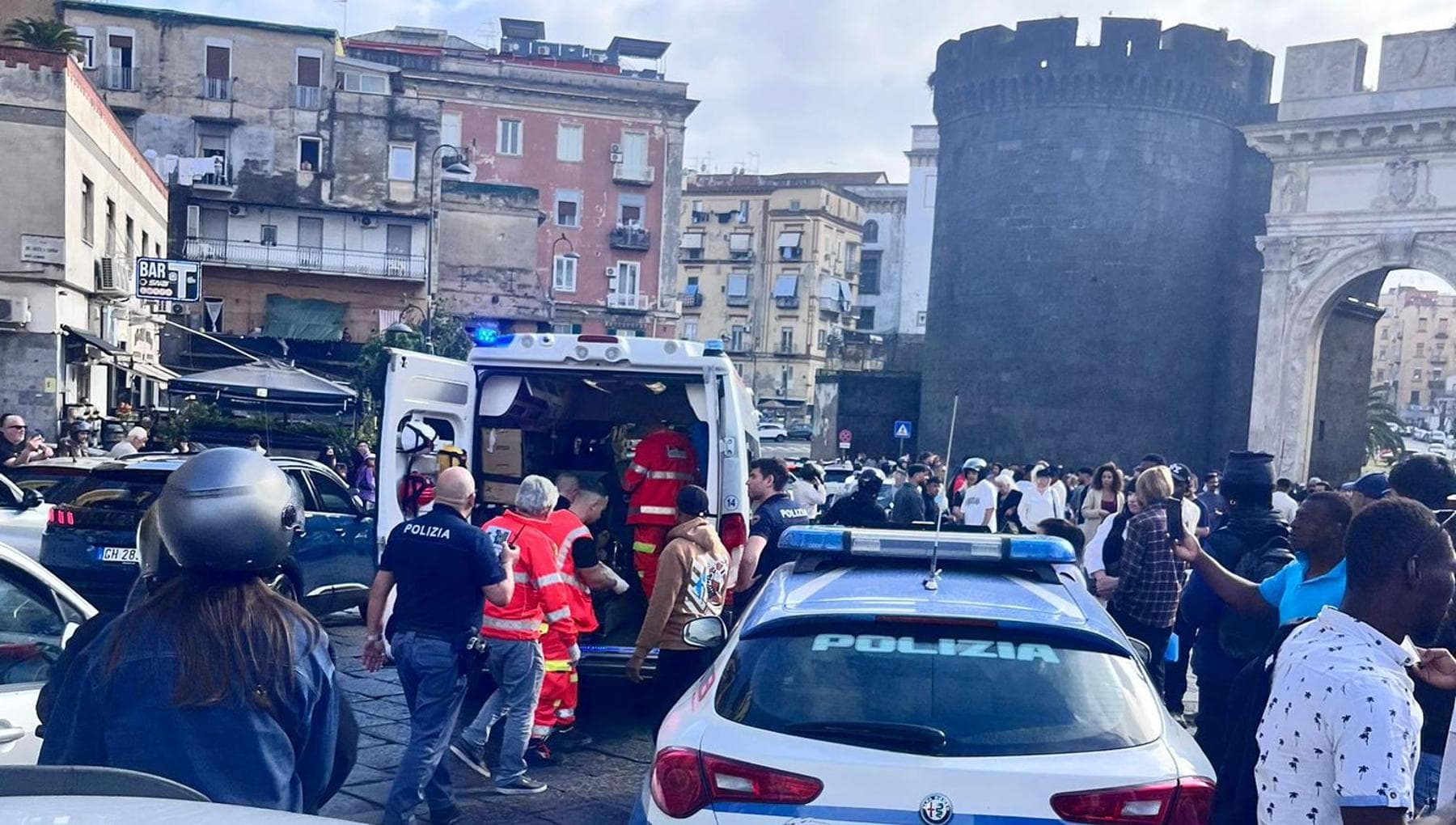 Rissa a Porta Capuana provoca un morto e un fermo