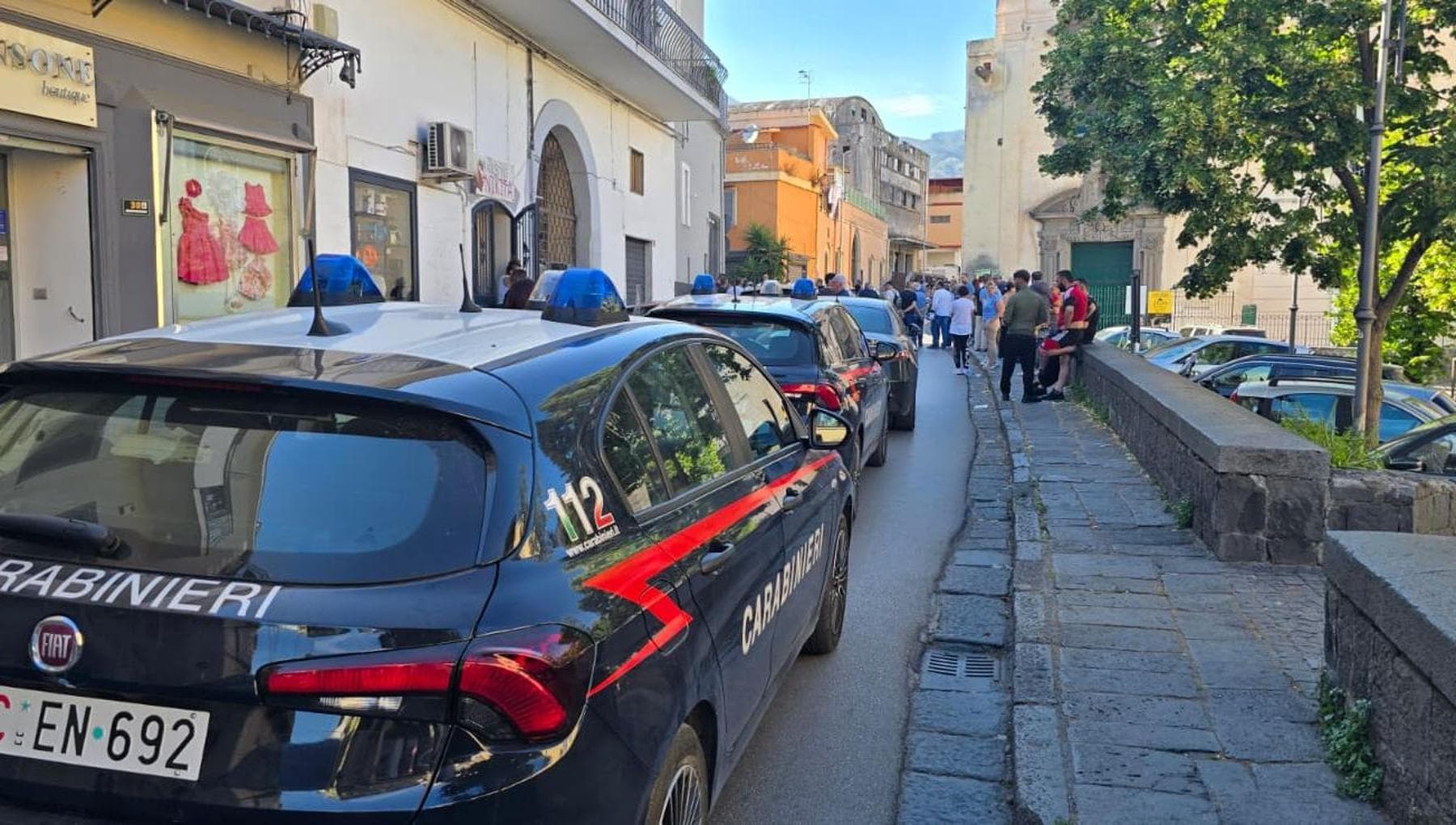 Boscotrecase, una persona uccisa a colpi d’arma da fuoco. Carabinieri nell’abitazione