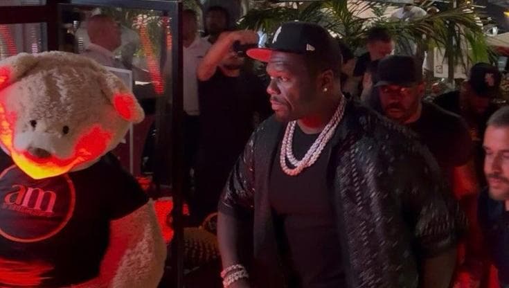 Napoli, il rapper 50 Cent a cena a Mergellina prima del concerto con Geolier