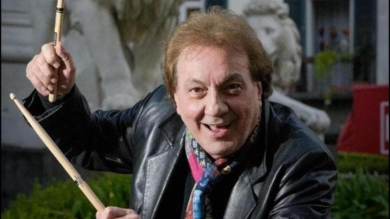 Tullio De Piscopo: “Peppino, la nostra ‘malatia’. Gli occhiali come lui, anche se non eravamo miopi”