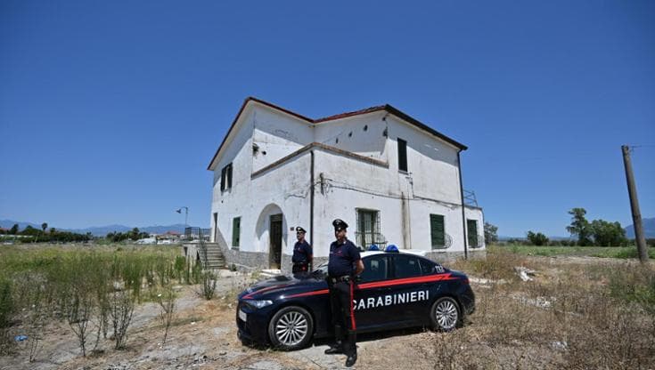Giornalista carbonizzato a Eboli, fermato ventiseienne in un casolare abbandonato: “Sono stato io”
