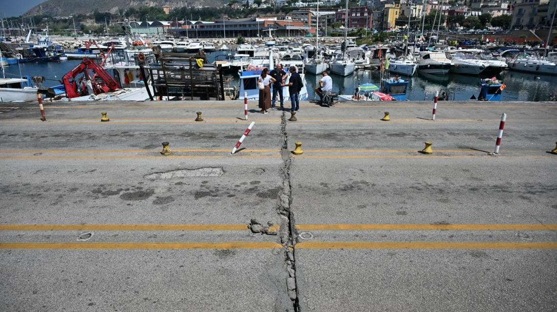Il porto di Pozzuoli (Foto Felice De Martino)