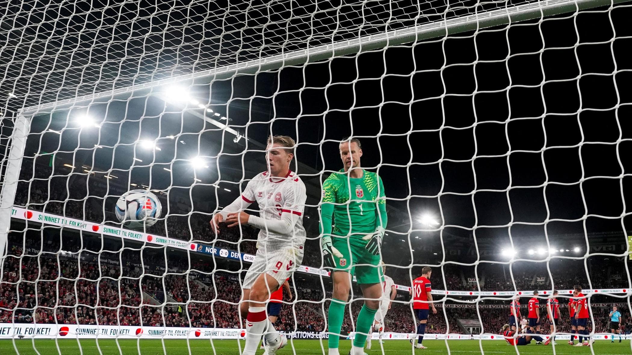 Rasmus Hojlund scores for Denmark and adopts Cristiano Ronaldo's gesture