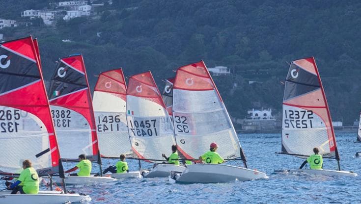 Capri, il Trofeo Guido Lembo porta in mare quaranta giovani velisti