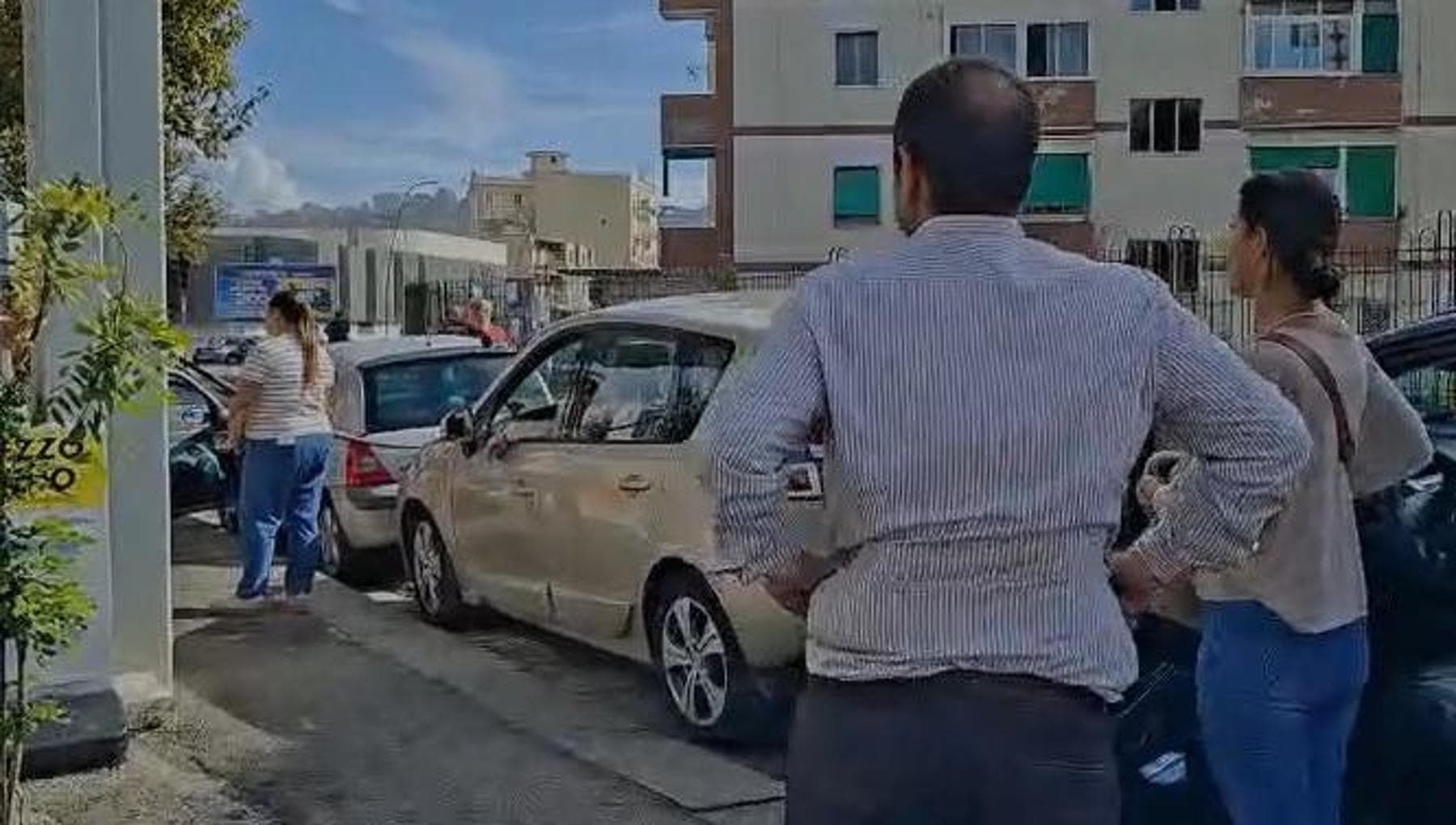 Napoli, assalto ai distributori ma la benzina non basta