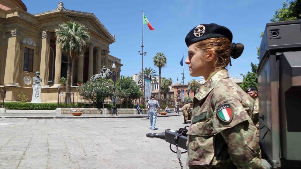 L'esercito Marciava Per Raggiunger La Frontiera