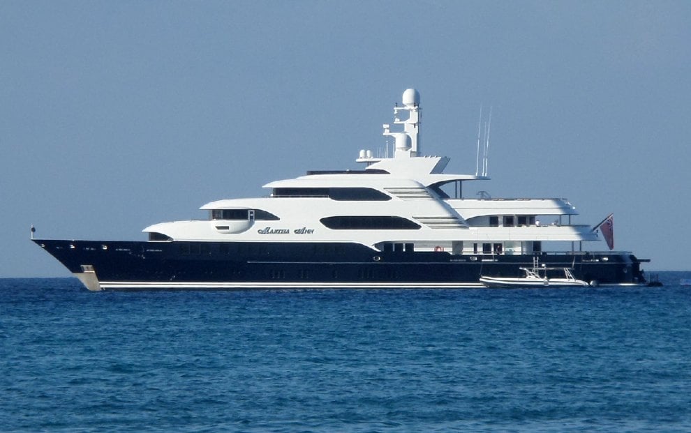 Mondello l'estate degli yacht da sogno, in rada il Martha Ann da 600