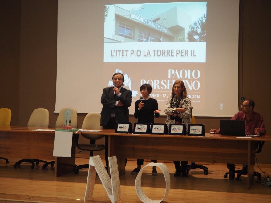 Palermo Alla Scuola Pio La Torre Assegnato Il Premio Borsellino Per palermo-alla-scuola-pio-la-torre-assegnato-il-premio-borsellino-per