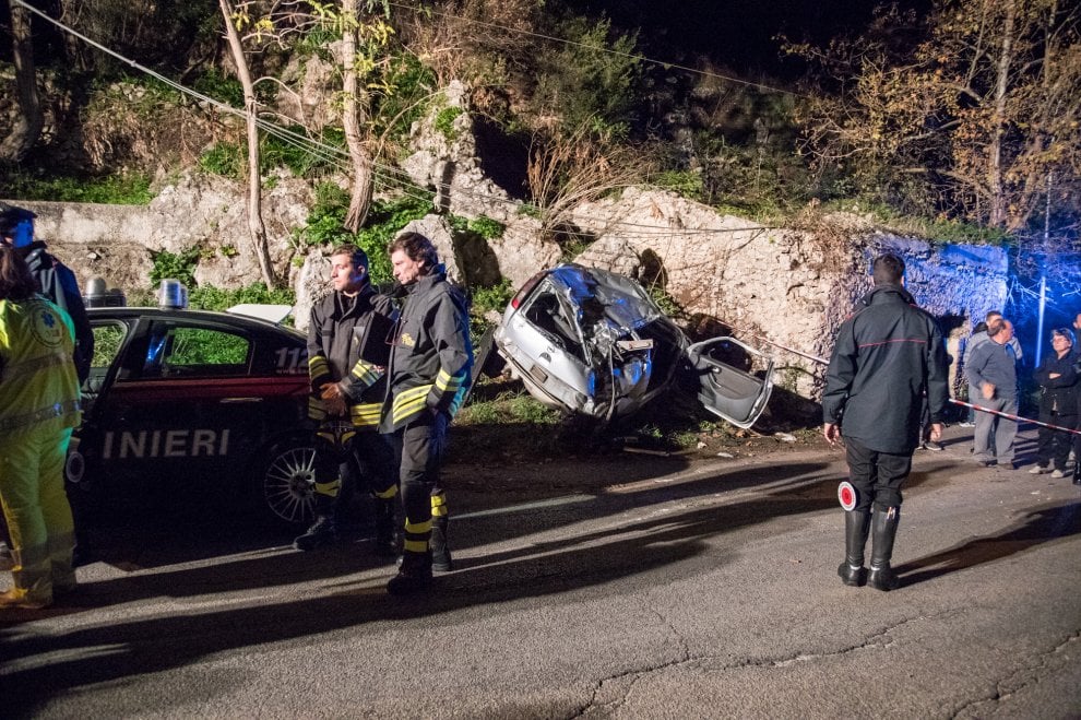 Strage alle porte di Palermo: tre ragazzi morti in un incidente a ...