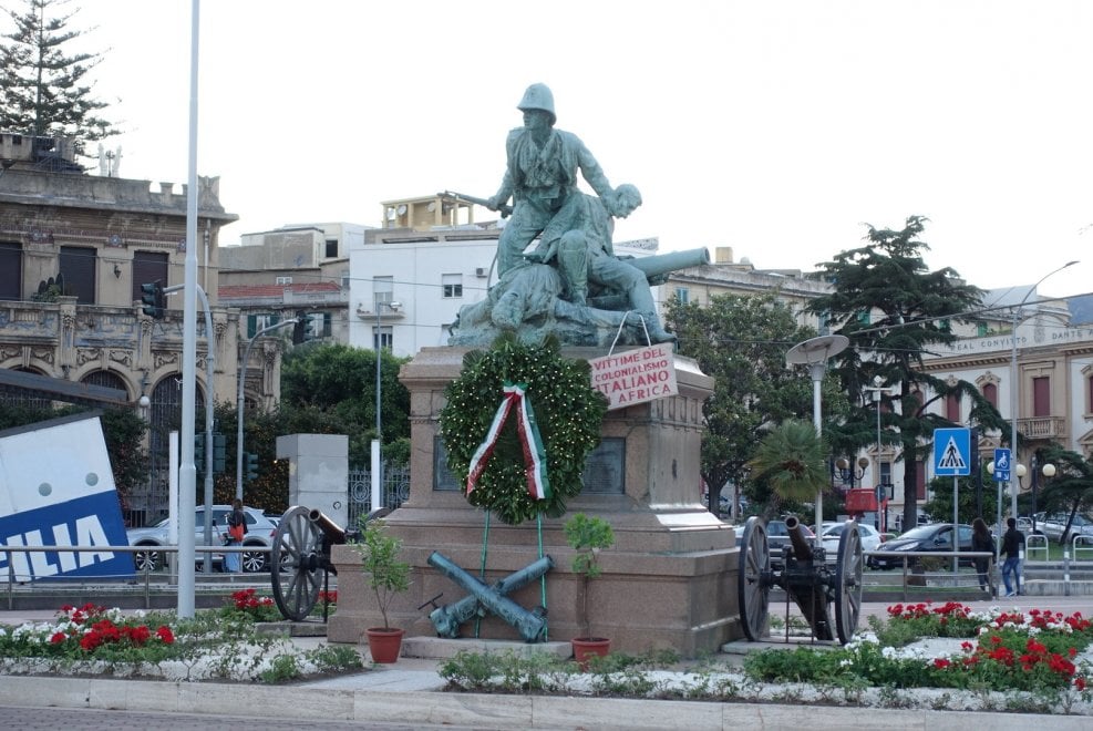 Messina Sul Monumento Ai Caduti Di Adua Spunta La Scritta Vittime Del 