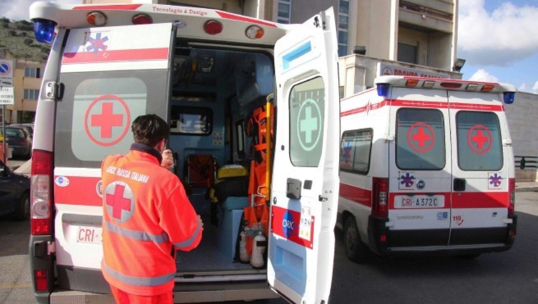 Scontro fra due auto nel Palermitano, un morto e due feriti - la Repubblica