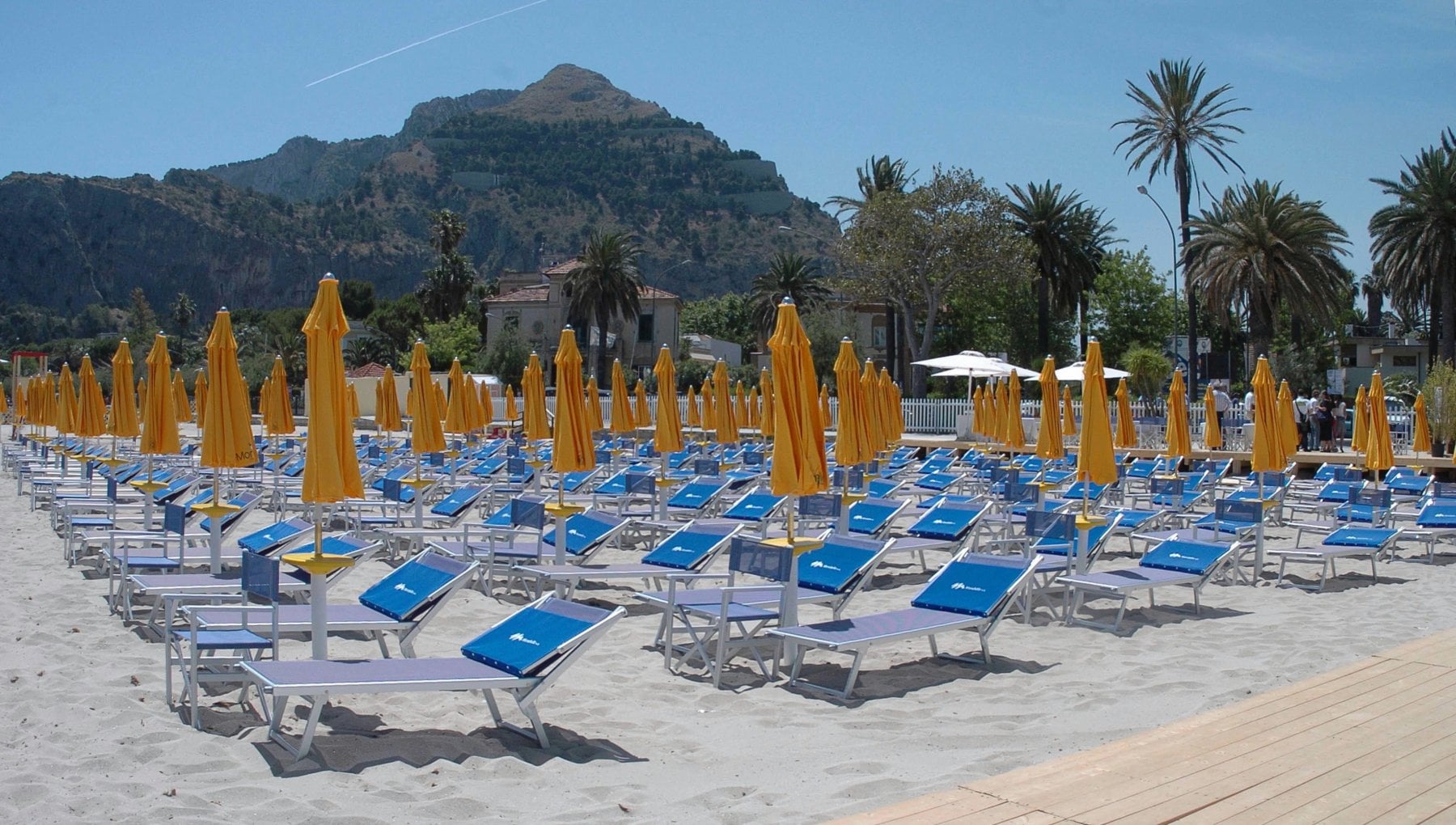 Lidi Balneari In Sicilia Concessioni Low Cost Ma L affare Fa Incassare 