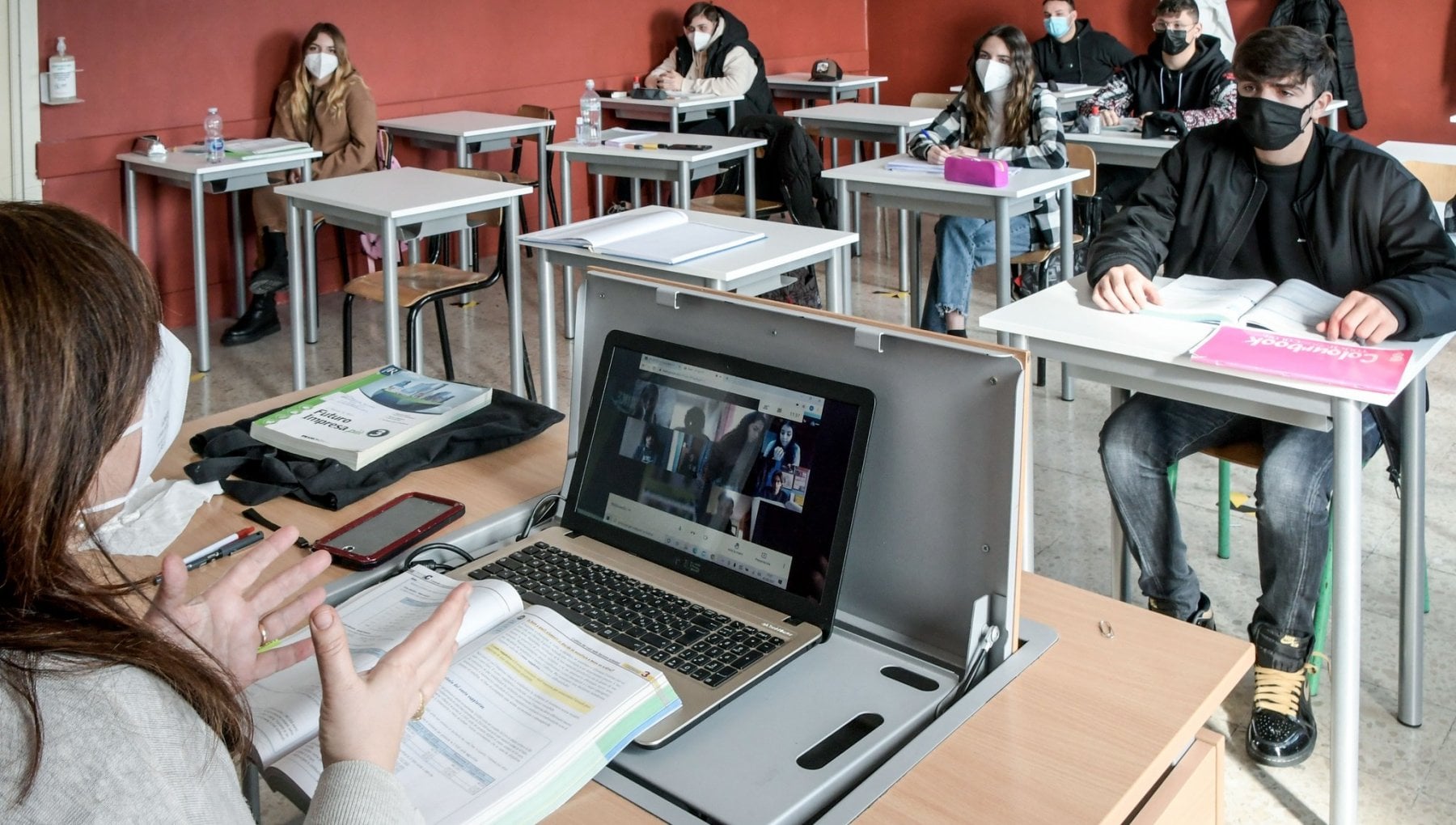 La Scuola A Ostacoli Positivi Ventiduemila Alunni E Tremila Professori 