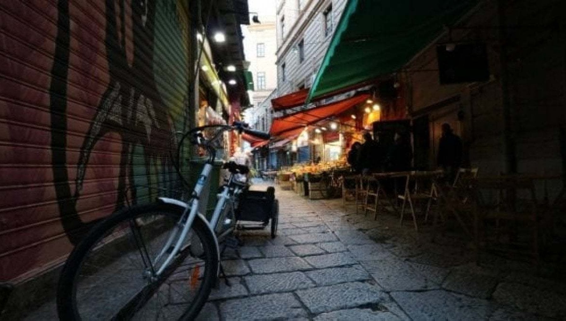 Palermo Centro Storico Violento Ragazza Colpita Alla Testa Per 