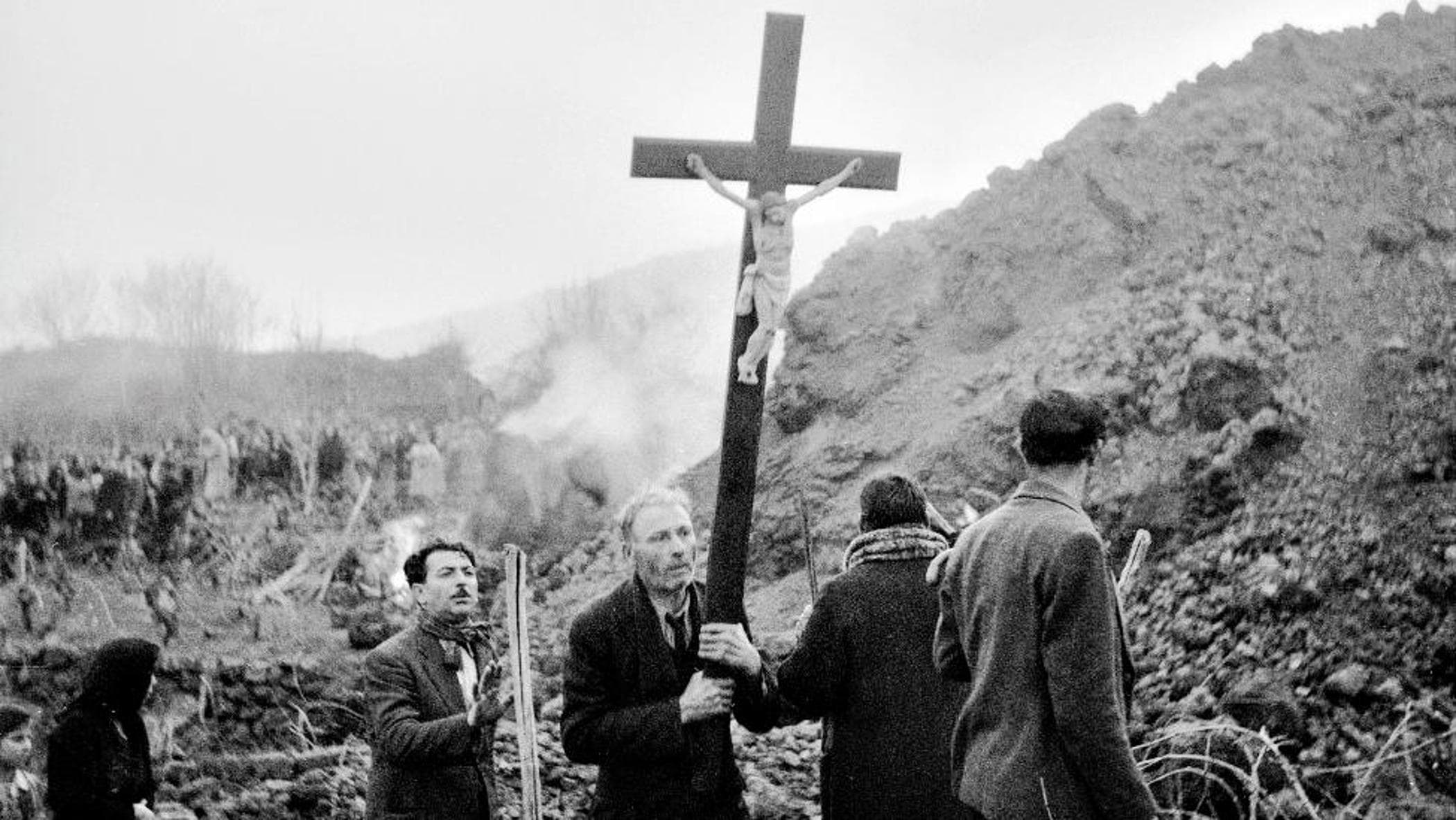 dacia-maraini-cos-mio-padre-fotograf-l-etna-la-repubblica