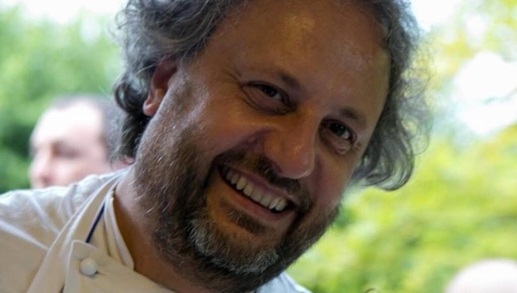 Morto lo chef Davide Di Corato, è rimasto schiacciato dai pannelli che stava montando a casa