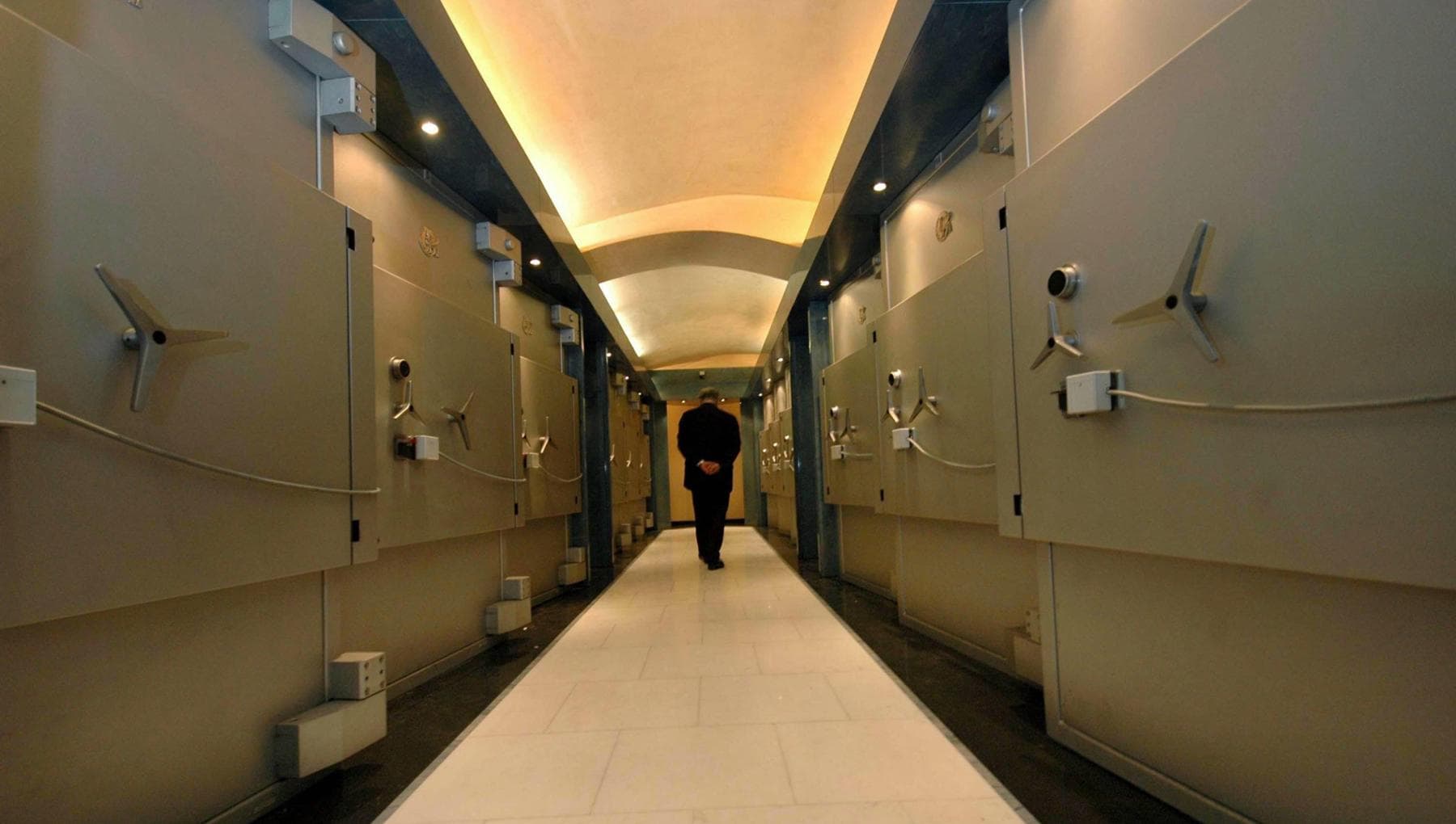 Il tesoro della droga di Messina Denaro in Europa, Libano e Cayman: sequestrati beni per 200 milioni