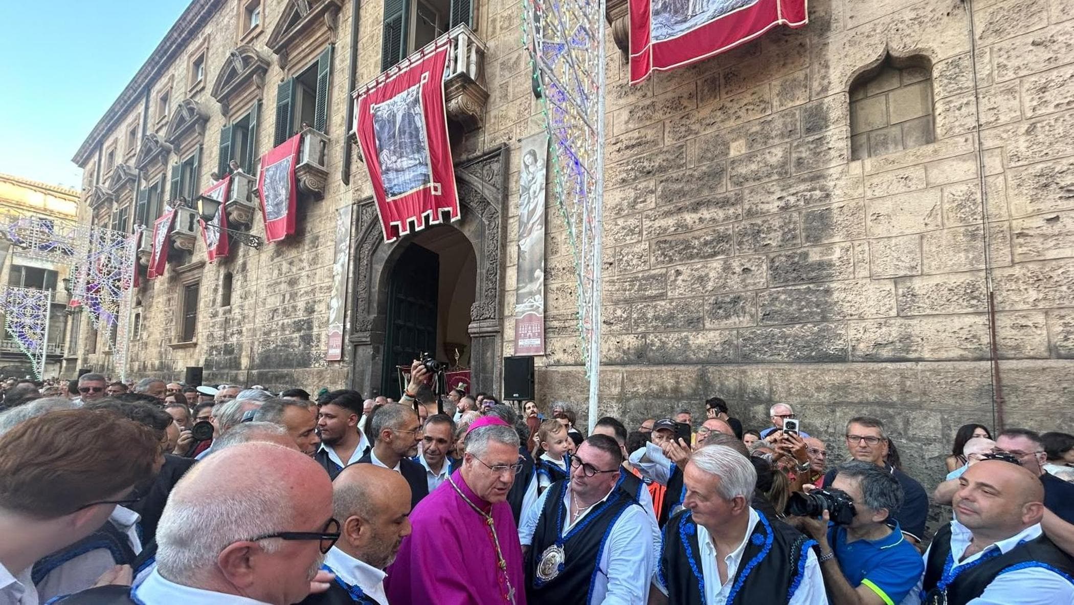 Racket, l’urlo dell’arcivescovo di Palermo: “La peste è tornata”