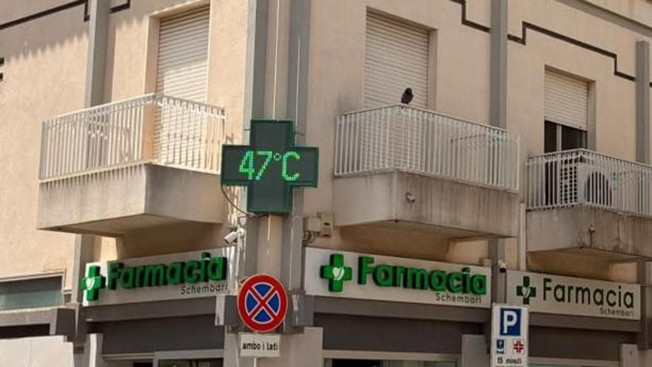Santa Croce, inferno a 47 gradi. Il parroco: “Il caldo serve a estinguere i peccati”