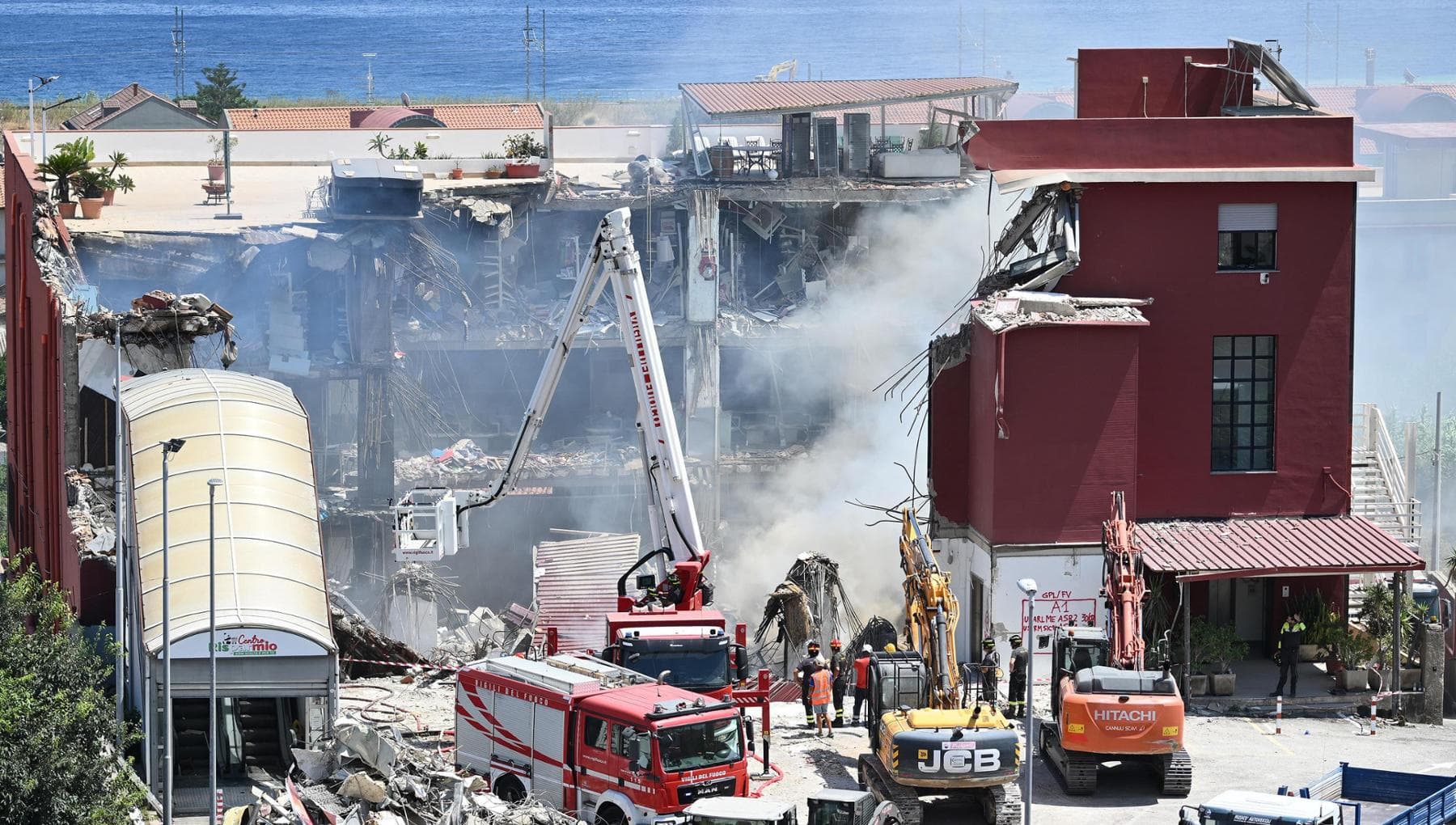 Il crollo della palazzina a Messina, tre indagati per disastro e omicidio colposo plurimo